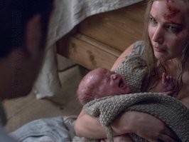 "как звезда сцены местного колледжа"