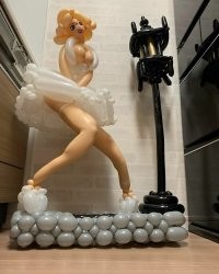 все понятно кроме этих ног: