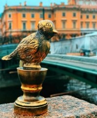 "Вы пришли на территорию нашего дома": в Петербурге женщины снова не поделили детскую площадку