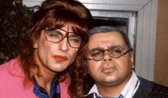 осторожно модерн и осторожно модерн 2 заютутбь. Он там такое с Ростом отжигал!