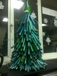 Из говна и палок: зеленая, нарядная на праздник к нам пришла