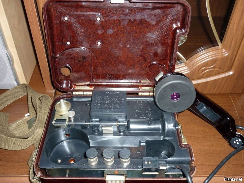 Когда уже были сотики, а ты по старинке жмакаешь в этот беспонтовый ТА, где с...