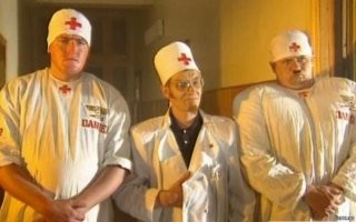 "Наращивай мне ресницы, мразь!": клиентка опоздала в салон красоты и закатила истерику