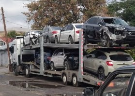 Регулярно вижу на автобанах вот такие автовозы с украинскими или прибалтийскими номерами.