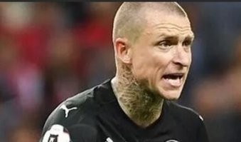 А муж не Мамаев?