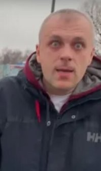 "Ты мне диск поцарапала!": сочинский джигит перекрыл проезд, а недовольных его поведением оплевал и оскорбил