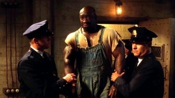 А, что вы хотите? Дерьмократия. Кроме шуток, после просмотра этого фильма (хоть и вымышленного) слезы на глазах...