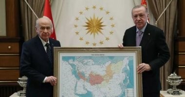 Водила оказался продвинутым в геополитике!
Вот эти ребятишки подтвердят: