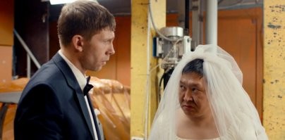 жених может поцеловать невесту!
сериал "Полярный"