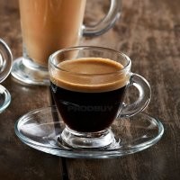 Я беру три маленьких эспрессо. А воду и из кулера попью.