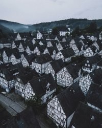 Ты сам то в европе был, или так, лишь бы перднуть? Вот тебе Германия, Испания... Или тут медом намазано? Или это другое???