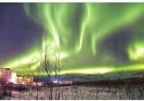 Сверстано коряво-коряво. Хоть и текста мало. Ошибки в датах (первый абзац-бред сивой кобылы), в словах (Анадыр-Анадырь) и т.д. В Билибино нет аэропорта. Он есть за 40 км. в пос. Кепервеем. Из Билибино все летают через Магадан. Самый дорогой населенный пункт в России.
На БиАЭС уже один блок остановлен.