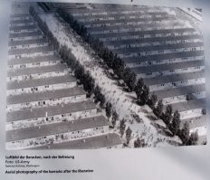 Концентрационный лагерь напоминает. Дахау.