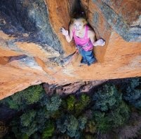 она-то ладно. вот фотограф это да!