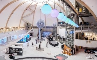 И чего вас туда поперло?! ))) Там есть залы поинтереснее...