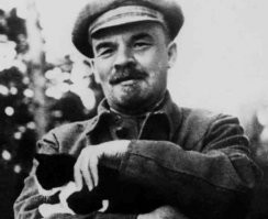 Верной дорогой идете, товарищи! Если в стране разруха и она не способна наладить производство, надо отдавать концессии буржуям. Они построят фабрики/заводы/ветряки/солнечные панельки, а лет через 10 можно будет их раскулачить и все отобрать. Ну, как НЭП.