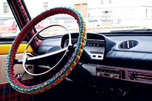 Зачем водители советских автобусов перематывали руль пластиком