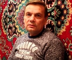 Если честно, постановой попахивает, или...