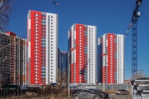 ЖК " Голливуд" редкостное гетто, хотя и недалеко от центра.  Был там пару лет назад. Человейник с полным отсутствием парковок. 4/5 квартир пустуют или сдаются в наём посуточно.