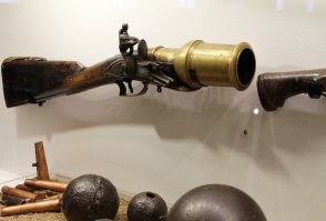 Ручная мортира с ударно-кремневым замком, так называемая "кошачья голова", Западная Европа, 18 век.