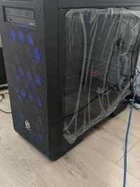 Вроде банальная зеркалка картинки - но как бесит. А если уж заметить, что еще и кнопка сидирома не с той стороны.