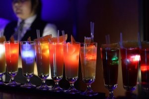 Видимо скоро доживём и до разноцветных коктейлей из воды