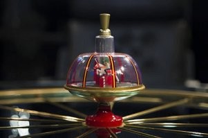 Что такое "пти-шво", с которого Бендер предлагал Воробьянинову иметь "гран-кусок хлеба"?