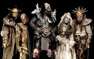 Эти есть уже без масок или скрываются ещё?