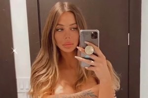 В синем море. в белой пене...