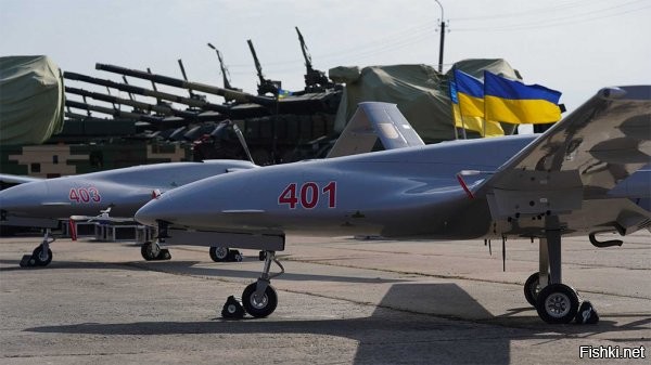 Раскрыто новое место базирования украинских беспилотников Bayraktar



Сообщалось, что беспилотные летательные аппараты (БПЛА) Bayraktar прибывают на линию соприкосновения с двух районов. Полеты осуществляются из Харькова и Николаева.



Так, стало известно местоположение третьего комплекса управления БПЛА Bayraktar,  был зафиксирован полет беспилотника из района города Нежин. «Байрактары» запускаемые из Харькова патрулируют южную часть Донбасса, а дроны из Николаева разведывают северные районы. Судя по данным мониторинговых сервисов, беспилотники, базирующиеся в Нежине, выполняют миссии в западной части Донбасса. Несмотря на это, пока официально известно только об одном использовании Bayraktar с нанесением удара по цели на линии соприкосновения.



ЗЫ
На каждый украинский БПЛА Bayraktar найдется российский комплекс ПВО.