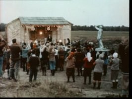 Отец с сыном построили музей советских автомобилей на своём деревенском участке: «Москвичи», «Жигули», «Волги»