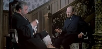 Вот два подхода к роли.