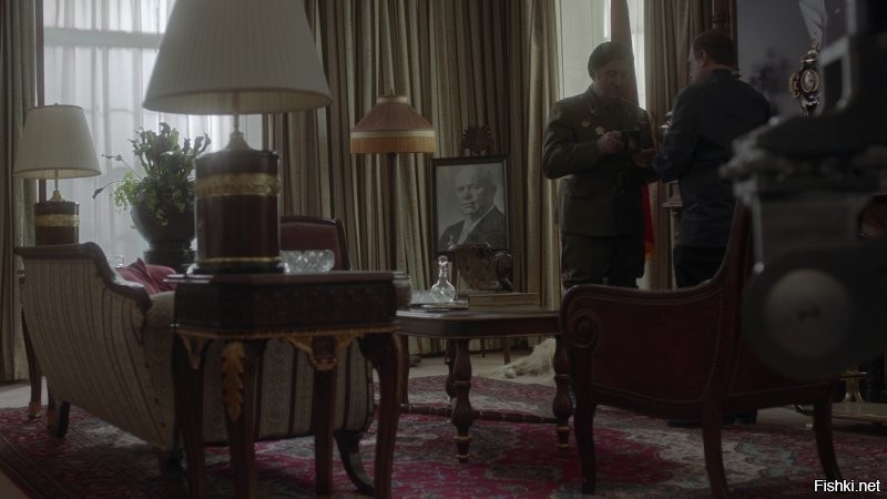 В 1961 году, он еще носил перевернутые погоны... и перевернутые петлицы КГБ...