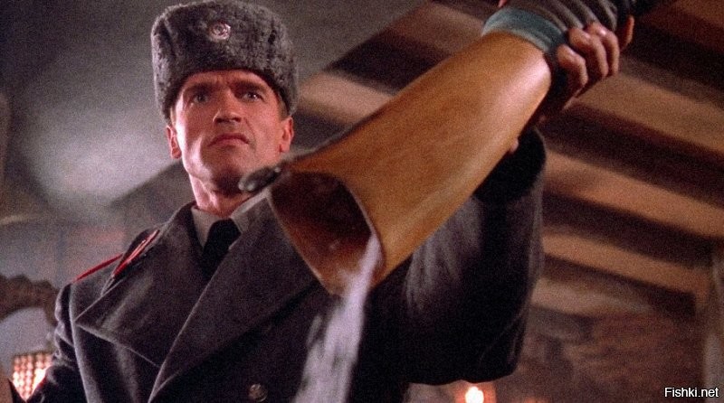 еще Стивен Сигал, Шон Конери - они вроде какойто корабль или лодку от русских спасали.
забыл уже. старый стал. смотрел еще на видаке с гундявым переводчиком. кстати там был злой замполит Путин... они уже тогда шото знали)))
гугланул "красны октябрь". мне какуюто хрень с конфетами на три страницы выдал. дальше не искал. тупо лень.
и да - один из Джеймс бондов всё кгб побеждал всегда.

один Арнольд за русских грузинов метелил))