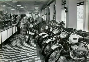 Я аж почувствовал этот запах резины, ммм...