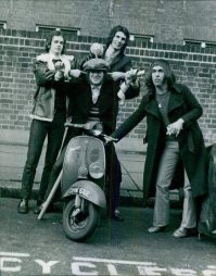 А мне эти фотки по душе.