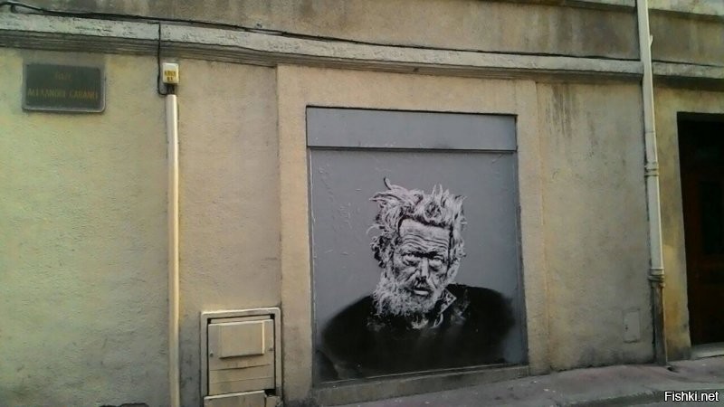 Улица Александра Кабанеля 55 (оперный театр), третья подворотня четвёртого зигзага,
Монпелье, Франция...