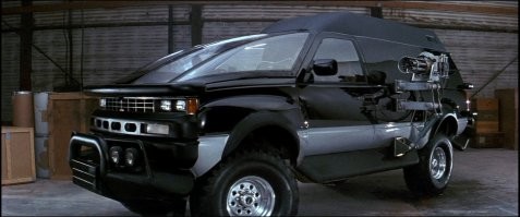 Машина у них к концу фильма появилась суперская, даже сейчас выглядит круто. Даже без пулемёта с вращающимся блоком стволов.