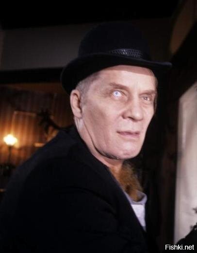 "Азазелло просил не беспокоиться, уверял, что он видел не только голых женщин, но даже женщин с начисто содранной кожей."©