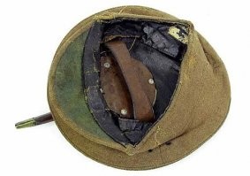 Британская экспериментальная фуражка для рукопашного боя. На войну просто не успела попасть.