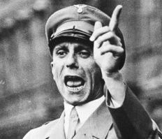 Партайгеноссе! Агенты Сталина распространяют факовые новости в 3м Рейхе невиданными темпами! Они хотят оторвать немецкий народ от любимого фюрера и факнуть его! Не дадим себя зафакать большевистской пропаганде! Наш национал-социализм и демократия нефакамые!