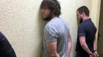 Я конечно не расист, но на лице ведь ярко выражена анатомическая схожесть с животным (обезьяной).