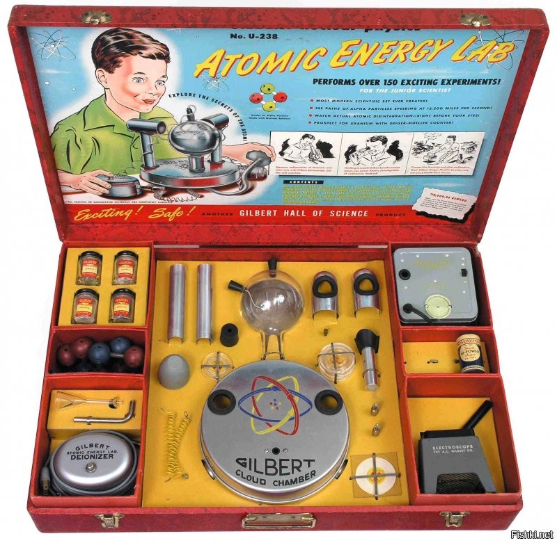 Подумаешь асбест! Вот детские игрушки США 1951 года, одна из самых опасных детских игр   набор для юных физиков Gilbert Atomic Energy Lab. Но это другое-это мирный демократический детский атом