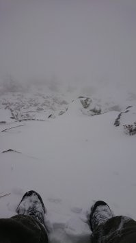 Там, вдали от людской суеты, мы справимся, я знаю. Потому что у меня есть я.