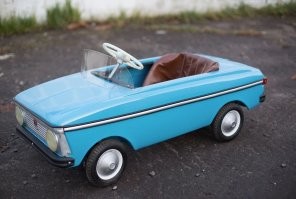 Уменьшенная электрическая копия Ferrari 250 Testa Rossa для подростков