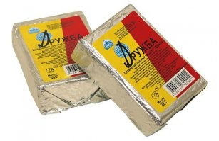 нынче делают мини-вибраторы, косящие под тюбик помады
смотрю, раньше все было еще суровее и коробку вибратора маскировали под...