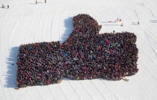 «Вам полагается билет в один конец»: 400 мигрантов выслали из РФ и запретили возвращаться