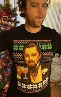 Не все с пандовского поста опять с3,143дили, там еще был свитер-мем с ДиКаприо: