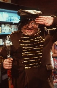 Старина Бенни Хилл - легенда! Любимый комик!