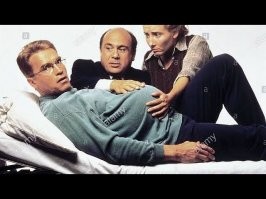 "Хочется пошутить, что не для женщин, а именно для беременных моряков. Как мы знаем, на американском флоте забеременеть может и мужик. Однако нет, для женщин"
Зря смеетесь 
Описанное в Джуниоре со Шварцом вполне возможно. 
"Женщина, которая не могла забеременеть 8 лет, в январе узнала, что ждет ребенка. При этом когда пришла в консультацию вставать на учет, выяснилось, что срок уже 30 недель: «Живота не было, до января месяца у меня не рос, меня не тошнило, мне плохо не было, в обморок я не падала, соленое не хотелось, как-то так»."
...
"Павел Ефремов, заведующий отделением гинекологии Челябинской областной клинической больницы: «То, что называют детское место, плацента, она располагалась просто в брюшной полости, не связана как таковой ни с маткой, ни с чем, на магистральных сосудах, то есть плодное яйцо умудрилось прикрепиться на сосуды, то есть нашло себе место, где хорошее питание, и только благодаря этому беременность развивалась»."
...
"Два килограмма 40 граммов и 47 сантиметров – малышка родилась недоношенной. Четыре дня ребенок провел на аппарате ИВЛ. Затем еще два месяца в больнице."
...
"Кате уже девять месяцев. Ребенок полностью здоров. Мама тоже чувствует себя хорошо. Врачи продолжают следить за ее состоянием, но по словам медиков, никаких осложнений нет."
В данном случае это мог быть и мужик, точно так же как и в фильме, где тоже зиготу расположили просто в брюшной полости, где она и закрепилась.